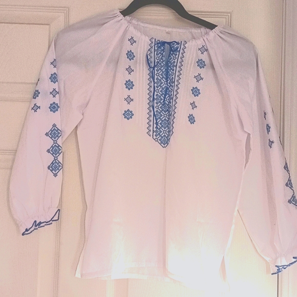 Embroided Top Blouse New no tags